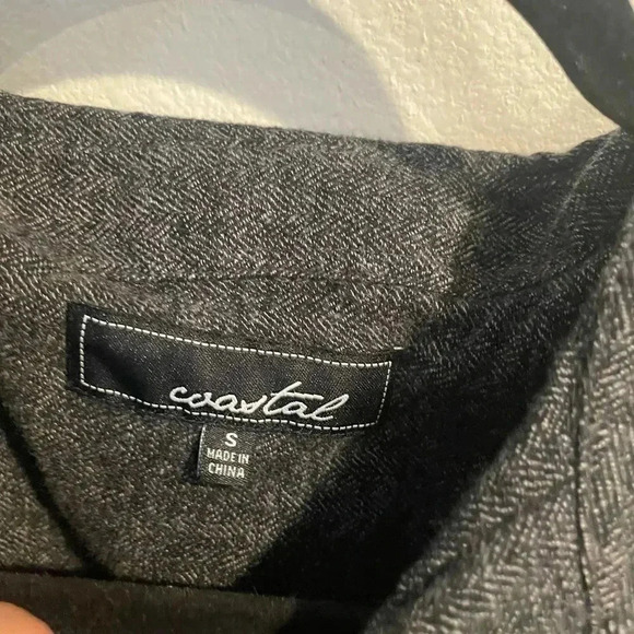 Coastal long sleeve button down shirt size Small - Picture 4 of 4